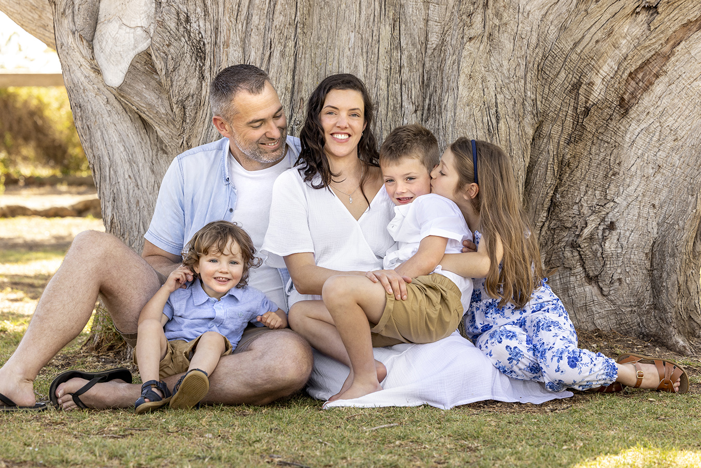 Beth with her family — Emotif Photography